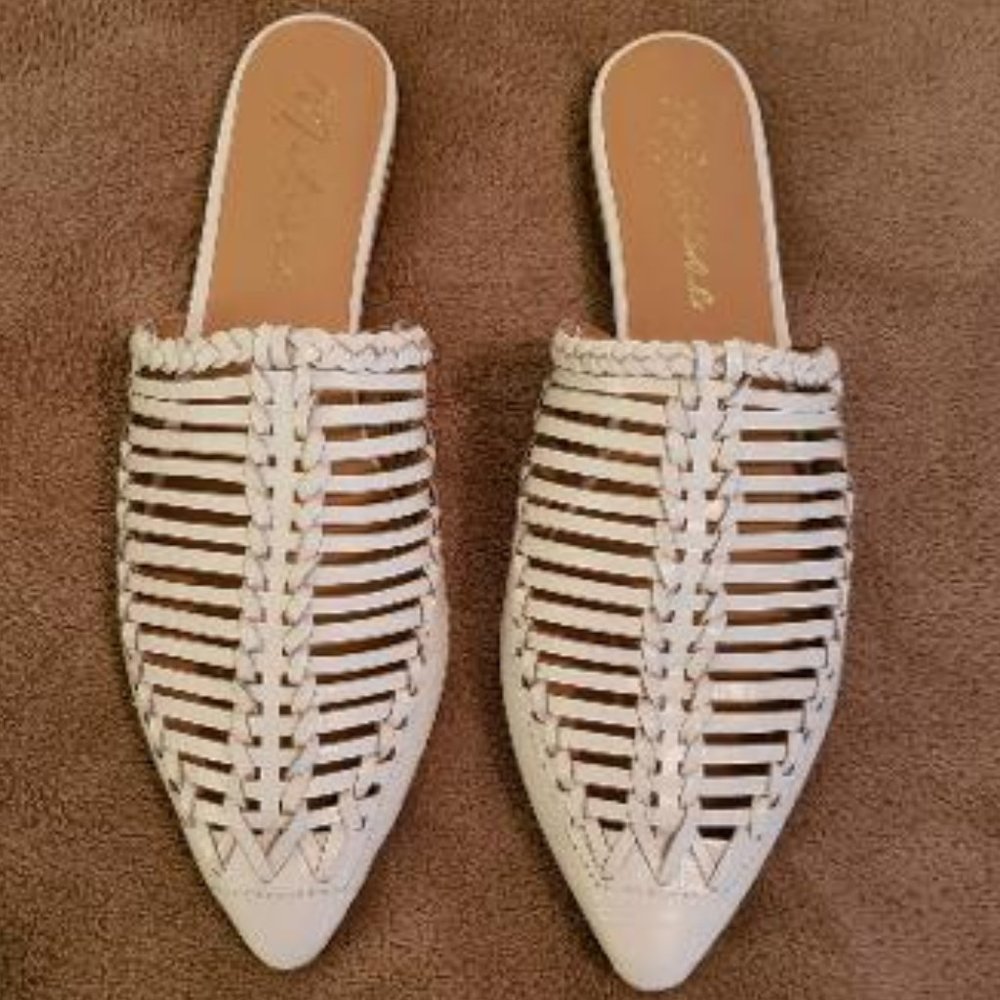 NWOT-white Matisse Mules